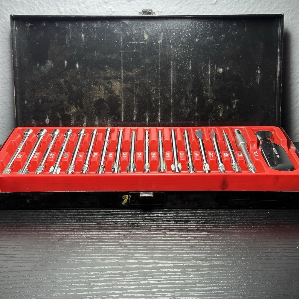 All Trade Pro Screw Driver And Bit Set 18 Pieces With Hard Cover Case